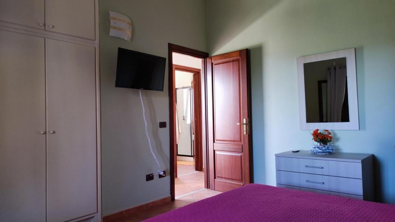 Casa L'Ulivariu Affittacamere San Teodoro  Exterior foto
