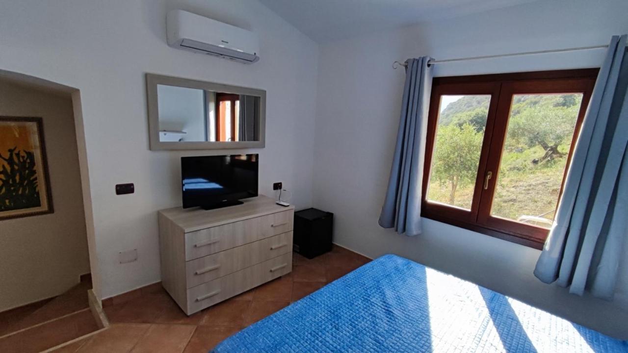 Casa L'Ulivariu Affittacamere San Teodoro  Exterior foto