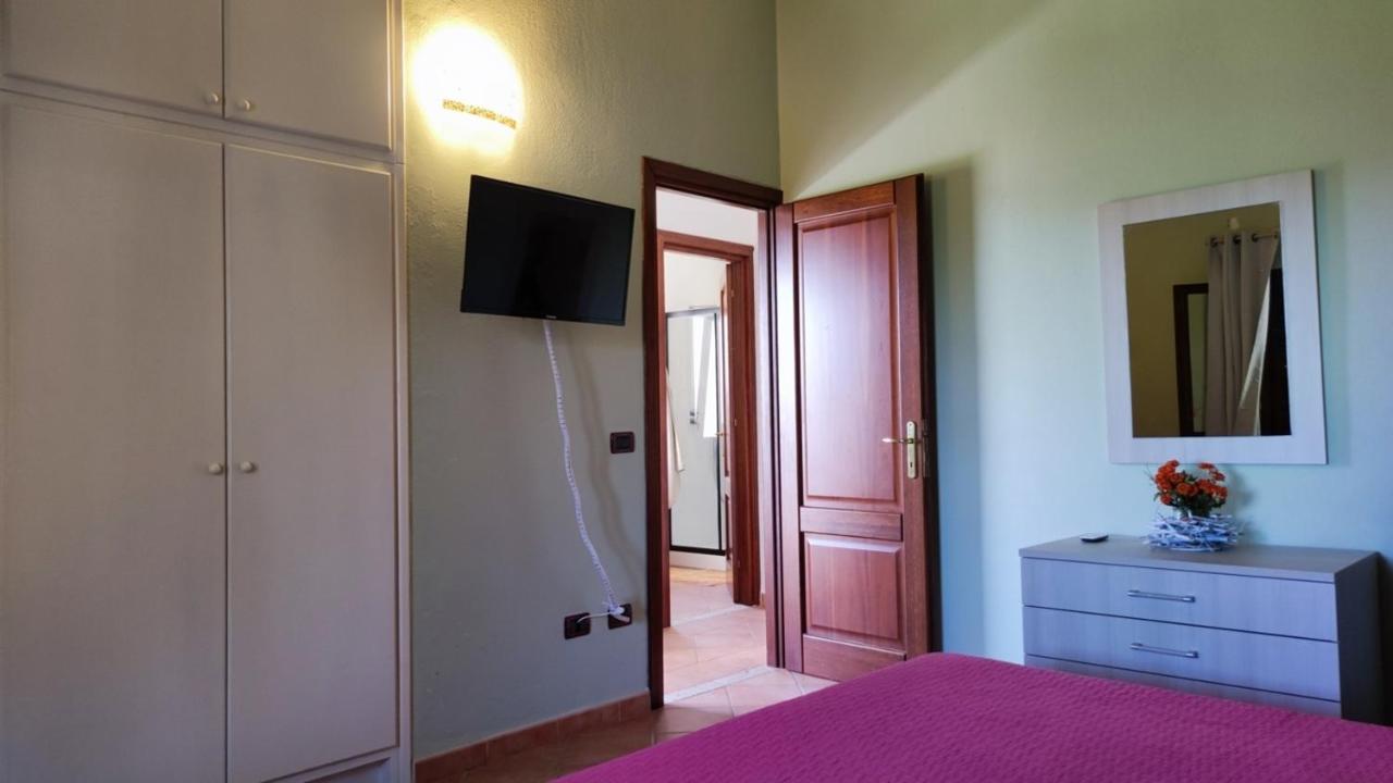 Casa L'Ulivariu Affittacamere San Teodoro  Exterior foto