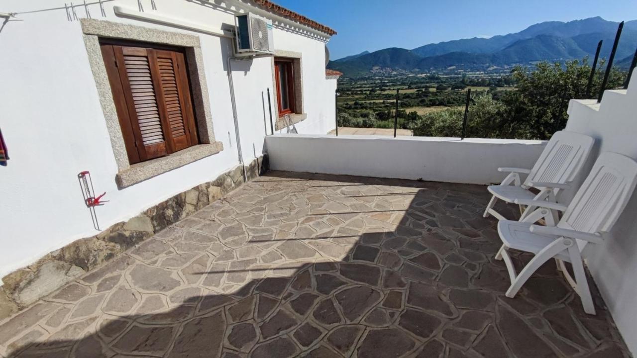 Casa L'Ulivariu Affittacamere San Teodoro  Exterior foto